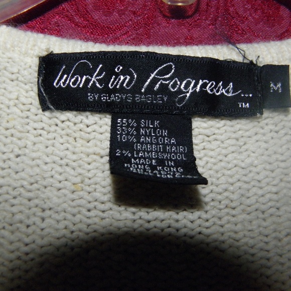 Gorgeous Silk and Angora Blend long Sleeve Sweater - Picture 4 of 5